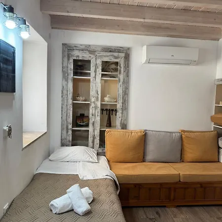 Evanna House * Simi